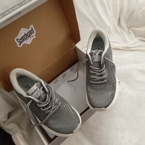Dansko Women's Pace Grey Mesh Sneaker size EU 37 (US 7)